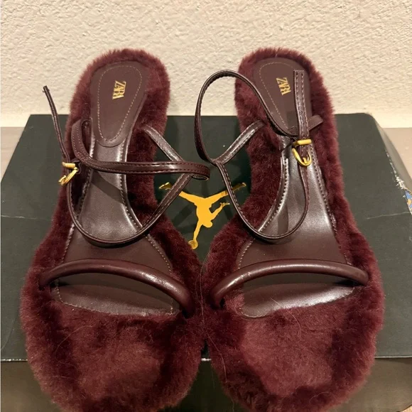 Zara Faux Fur Burgundy Women’s Heeled Sandals EU 39 US 8.5/9 - Picture 2 of 7